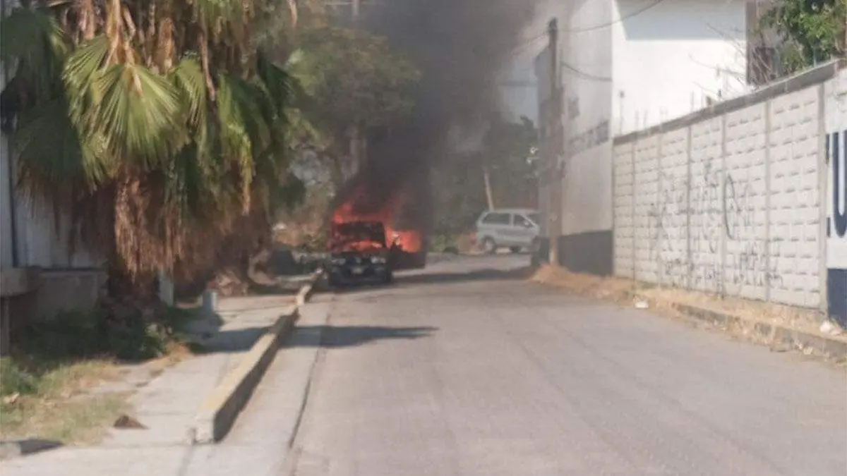 Auto incendiado web